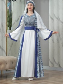 ثوب ابيض بتطريز ازرق